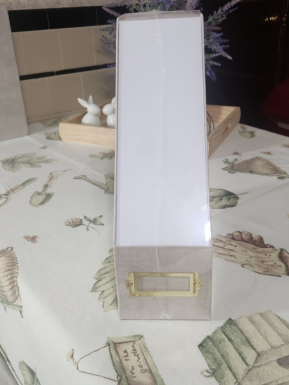 SUGAR PAPER ESSENTIALS magazine And Paper Holder